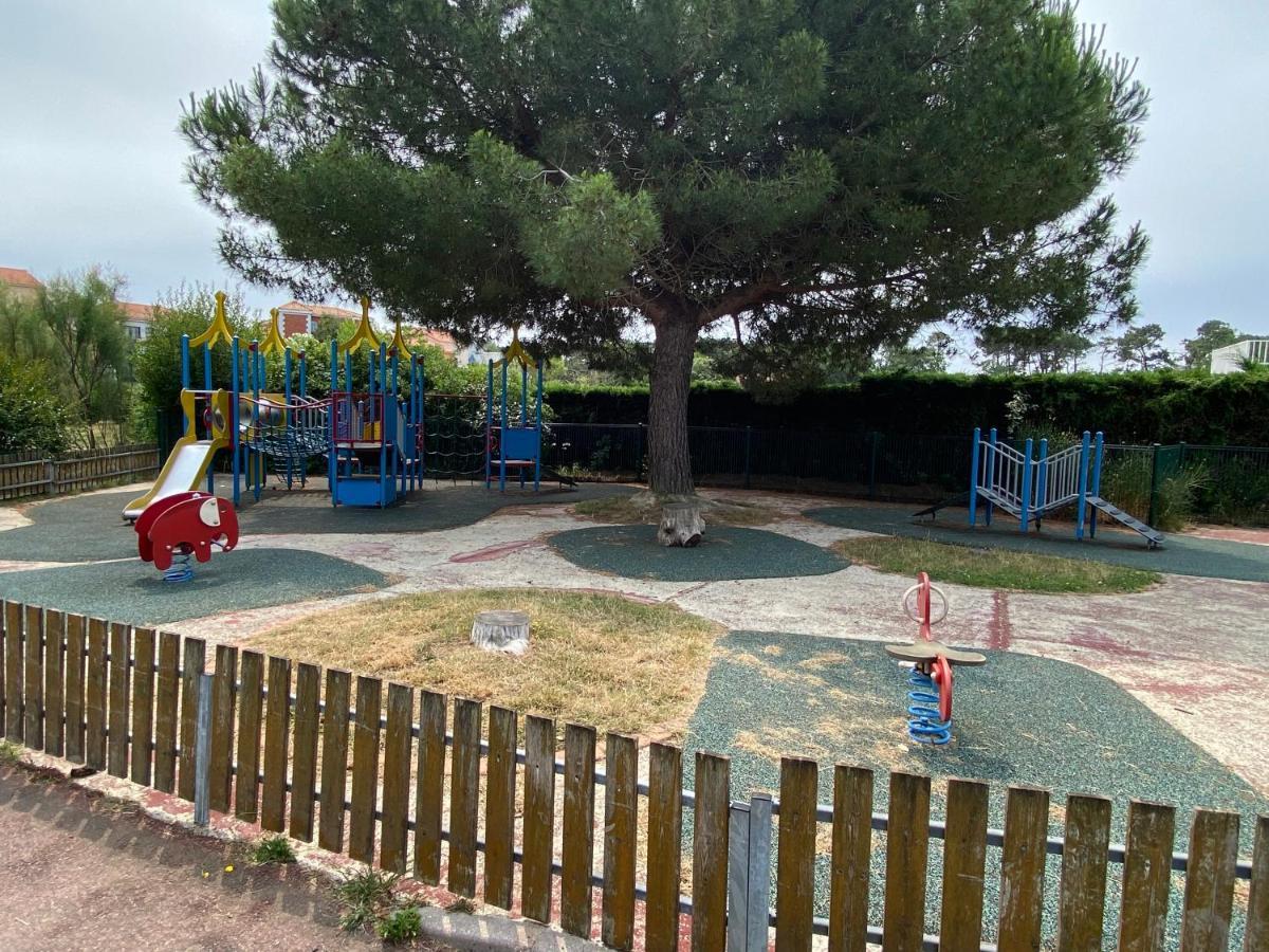 Appartement Dans Residence - Port Bourgenay Talmont Saint Hilaire Vendee 2 Exterior photo